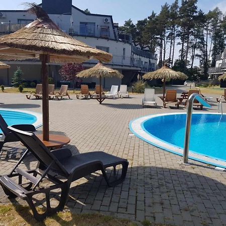 Romantyczny Apartament Happy 16 Basen & Kort Tenisowy, Ochrona 24 H - Dla Maksymalnie 6 Osob Pobierowo Dış mekan fotoğraf