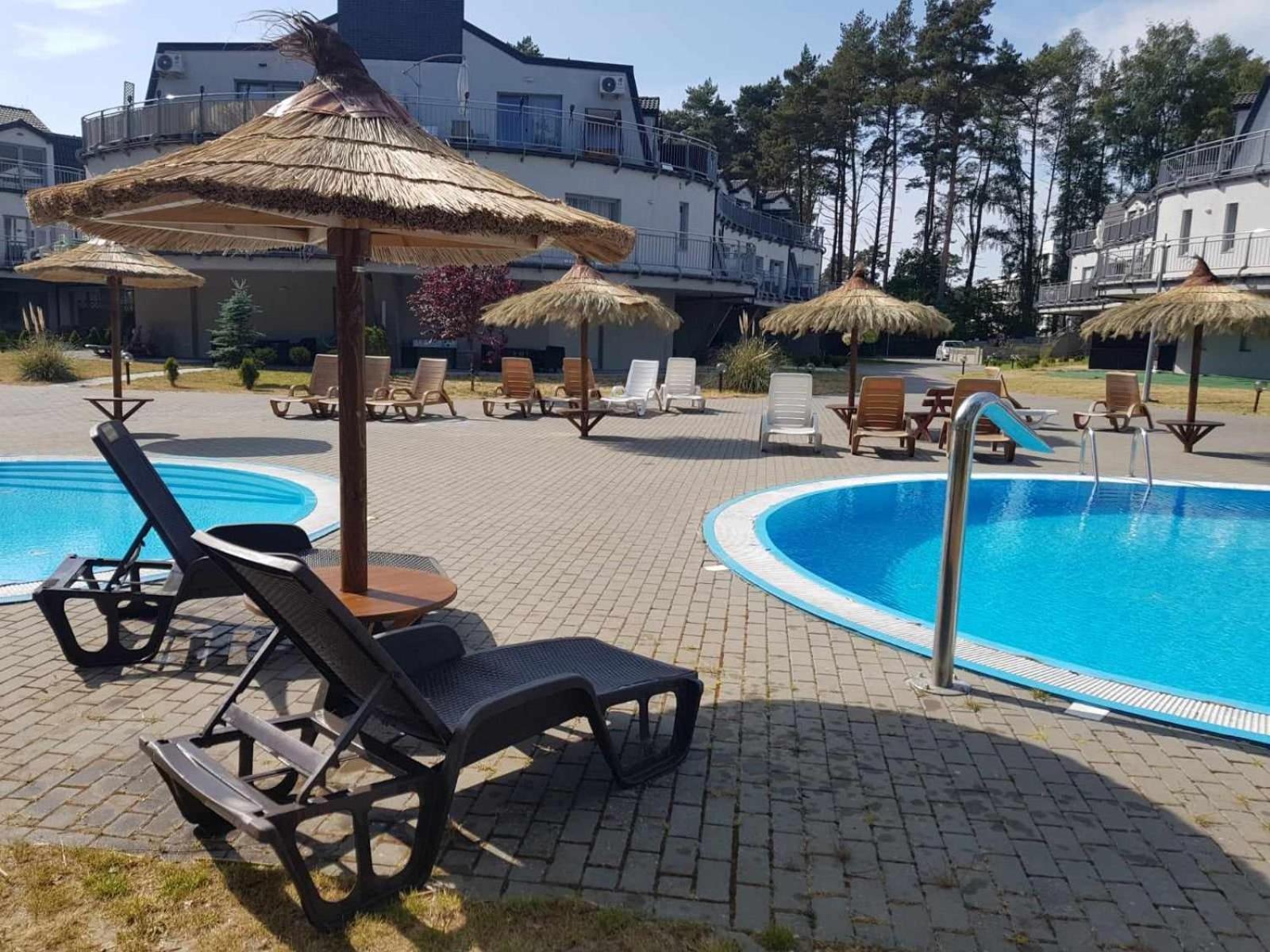 Romantyczny Apartament Happy 16 Basen & Kort Tenisowy, Ochrona 24 H - Dla Maksymalnie 6 Osob Pobierowo Dış mekan fotoğraf