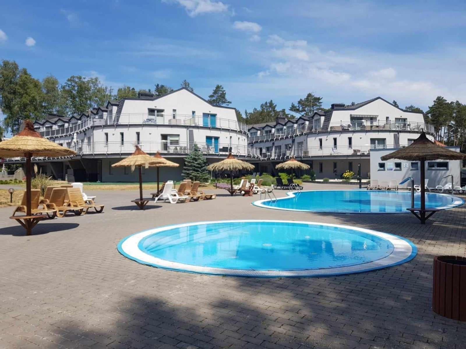 Romantyczny Apartament Happy 16 Basen & Kort Tenisowy, Ochrona 24 H - Dla Maksymalnie 6 Osob Pobierowo Dış mekan fotoğraf
